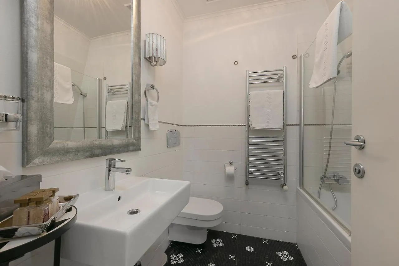 Hotel Boutique Vila Arte Bukarest 4*,